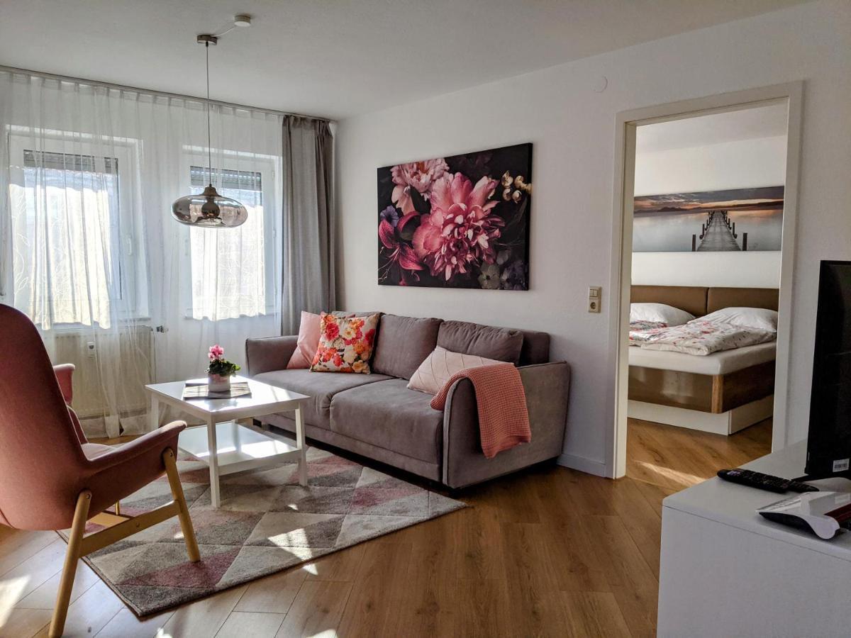 Cozy Apartment With Parking Garage Near Outlet Metzingen  Buitenkant foto