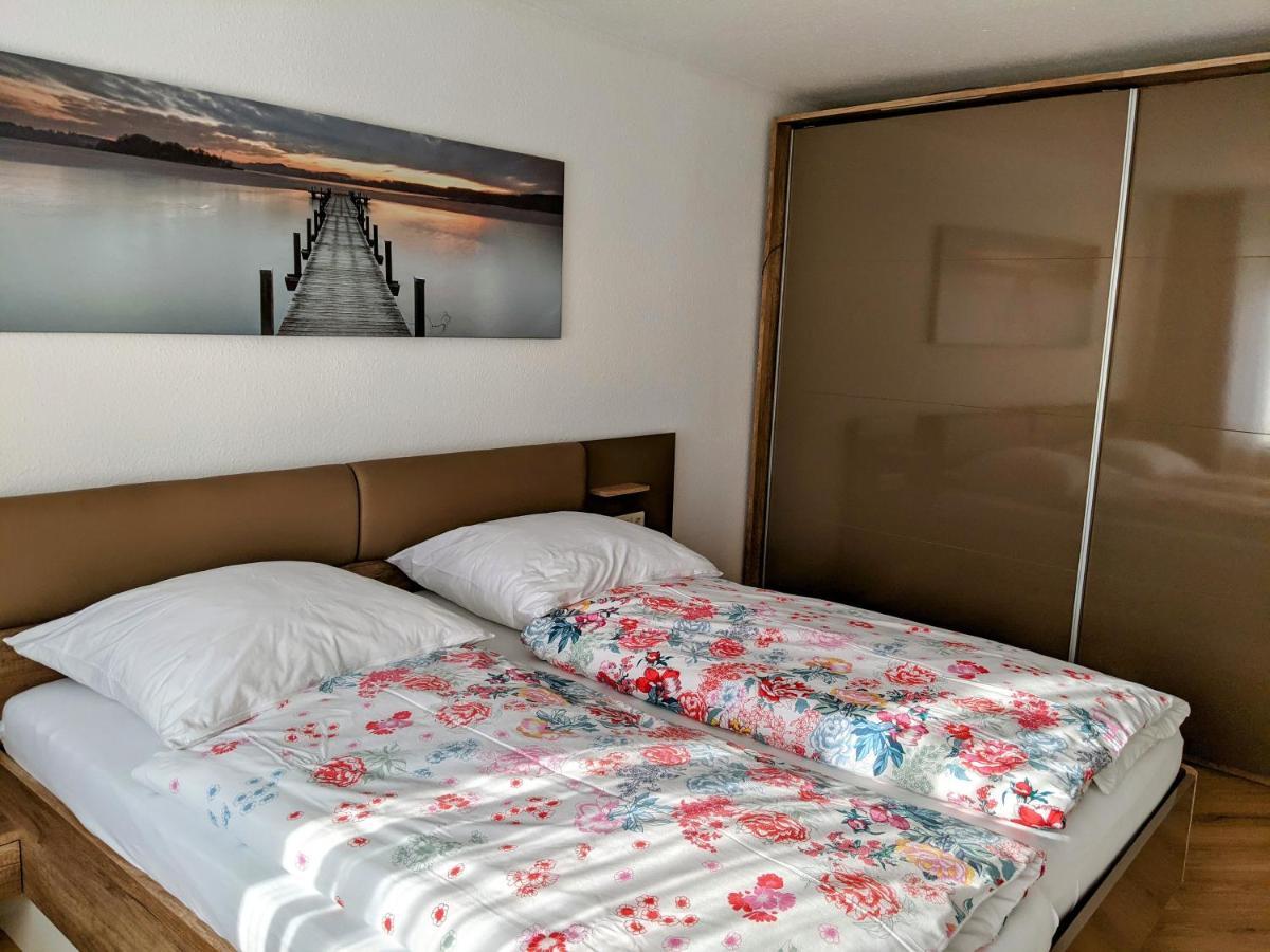 Cozy Apartment With Parking Garage Near Outlet Metzingen  Buitenkant foto