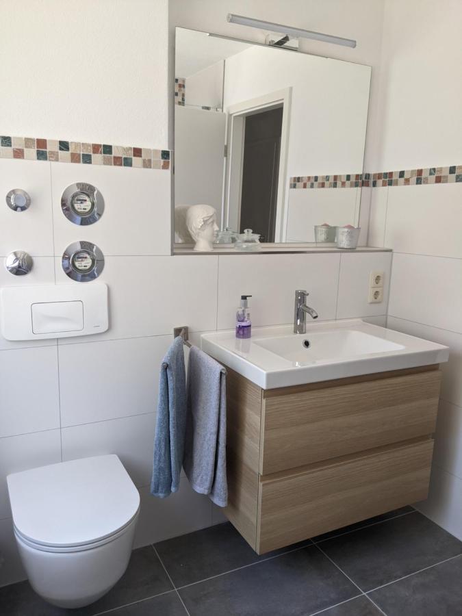 Cozy Apartment With Parking Garage Near Outlet Metzingen  Buitenkant foto