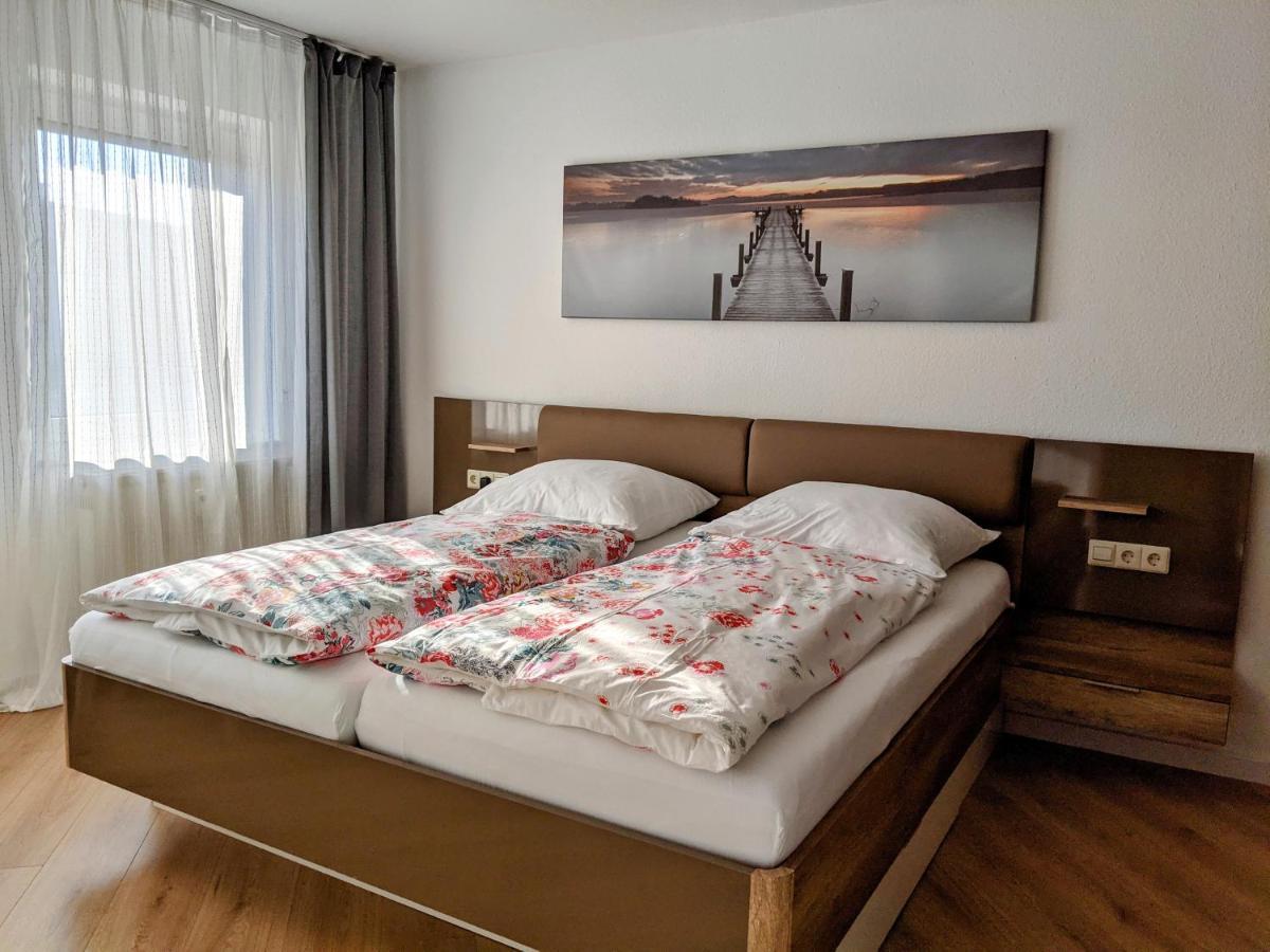 Cozy Apartment With Parking Garage Near Outlet Metzingen  Buitenkant foto