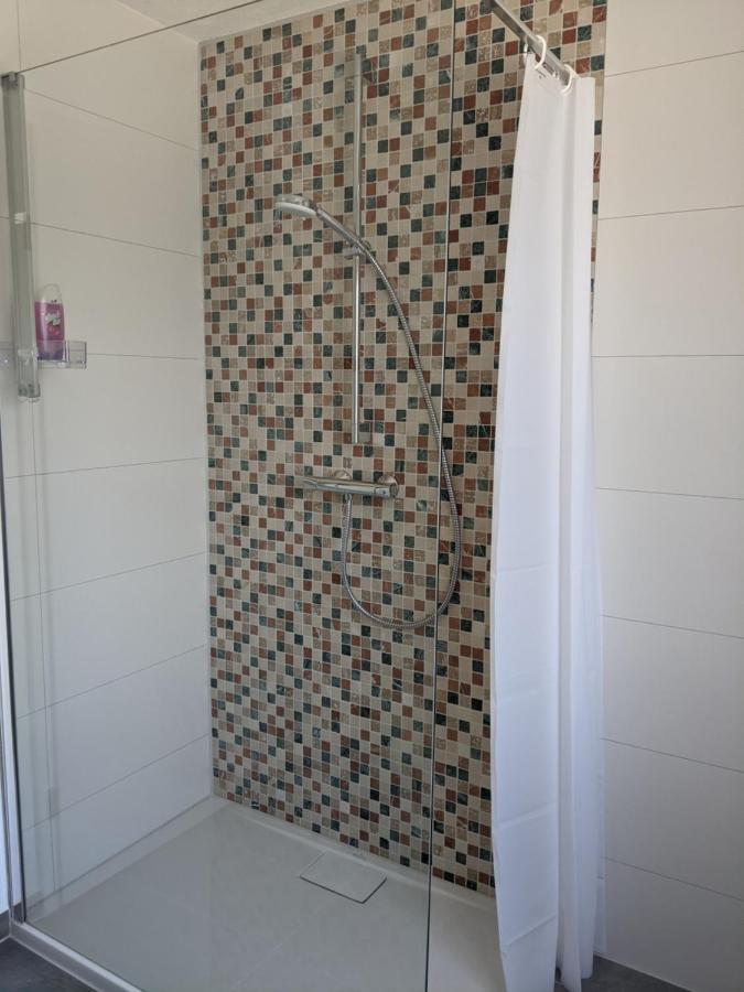 Cozy Apartment With Parking Garage Near Outlet Metzingen  Buitenkant foto