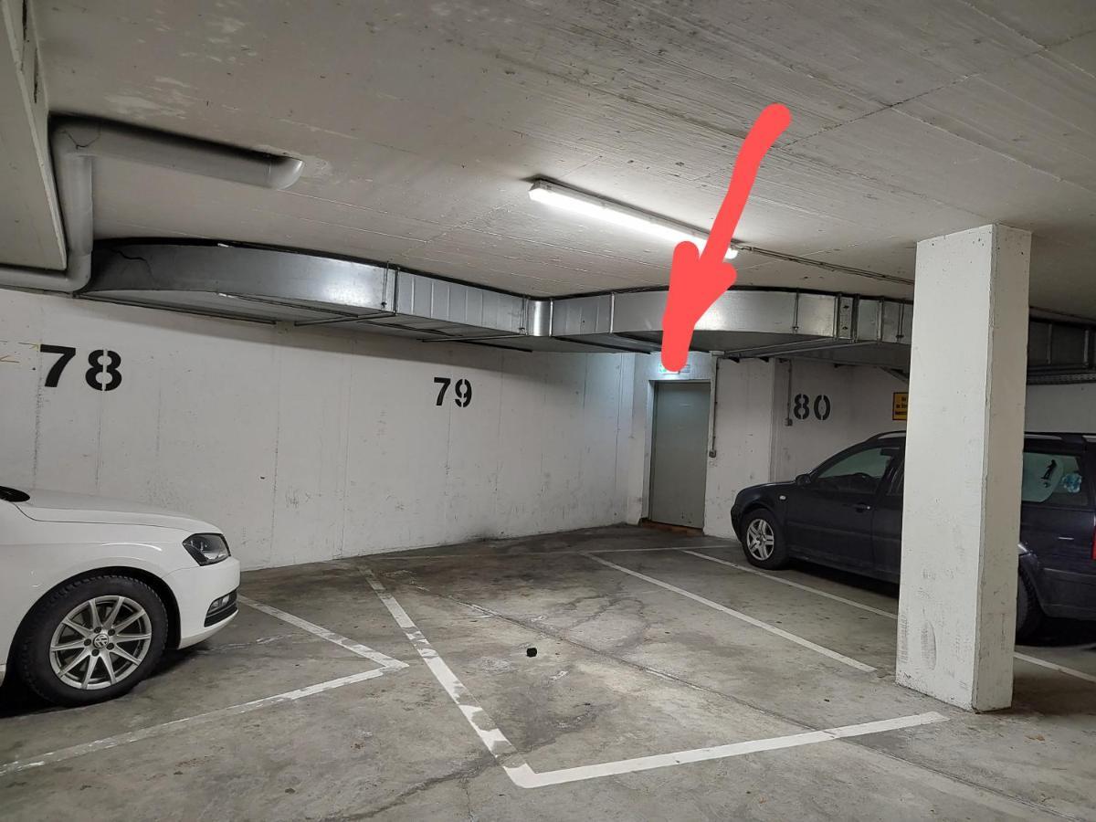 Cozy Apartment With Parking Garage Near Outlet Metzingen  Buitenkant foto